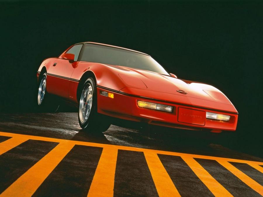  Chevrolet Corvette Coupe 1983 года  (фото 2 из 26)